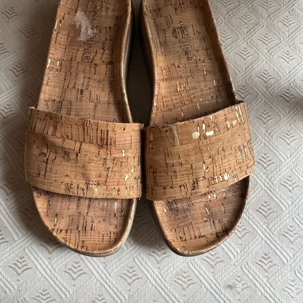 Donald j Pliner Fifi wedge platform slide sandal. Cork and gold metallic. - Picture 7 of 7